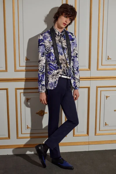 Look 19